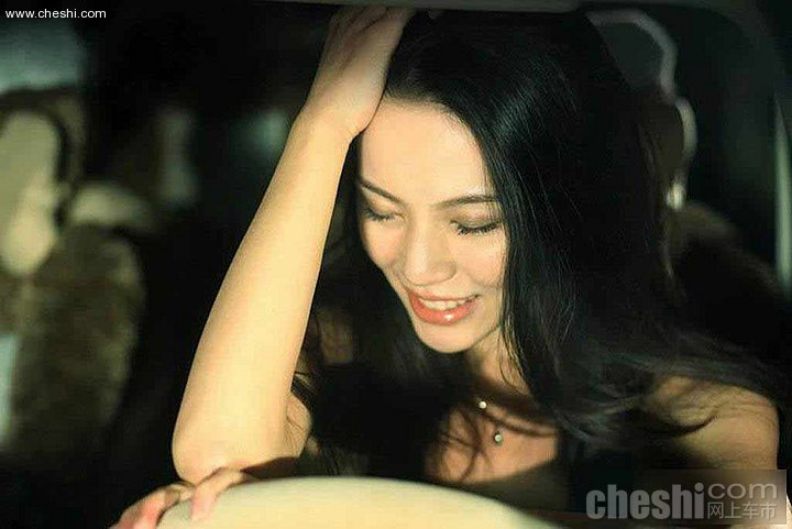 绝色车模
