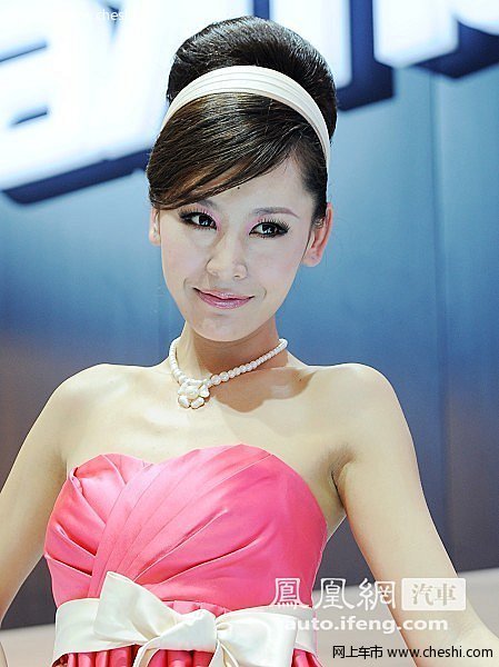 玉女车模