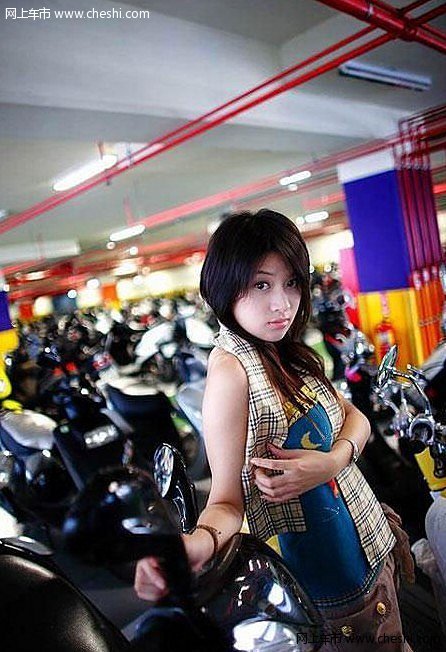 台湾90后超可爱机车女