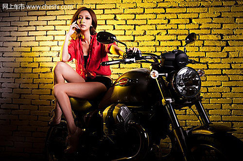 美腿与机车 热裤美女跨下猛兽