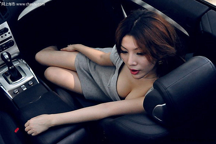 骄阳下的妩媚妖姬