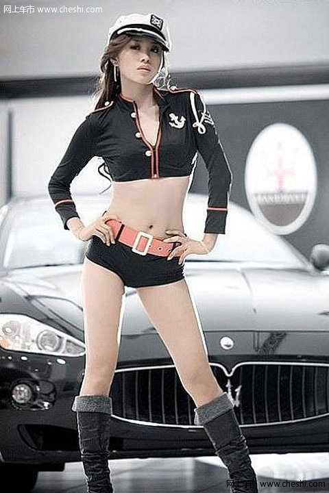 制服美女火辣诱惑