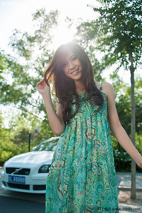 清纯美女清新出镜