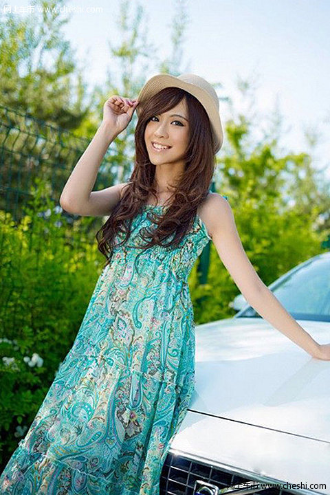 清纯美女清新出镜