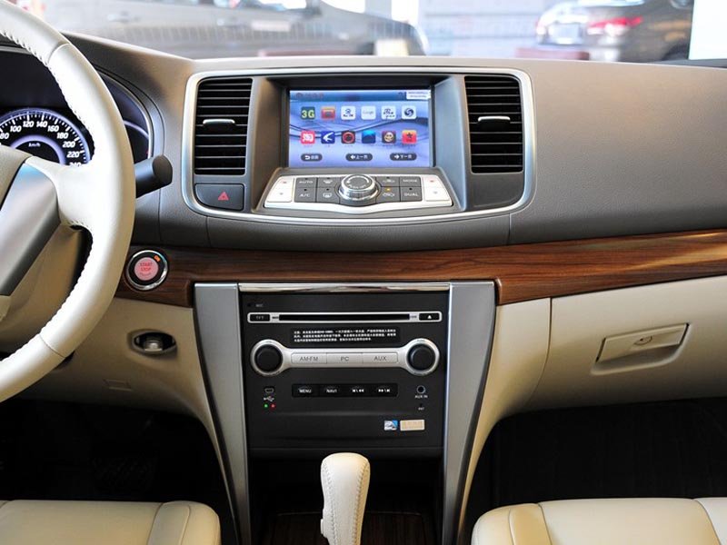 网上车市太原站东风日产汇港天籁荣耀版