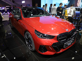 宝马I5  M60 红色