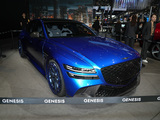 捷尼赛斯G80 EV 蓝色