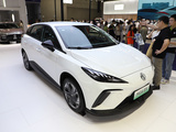 名爵 MG4 EV 白色