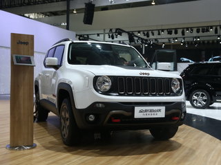 Jeep 自由俠 75周年致敬版