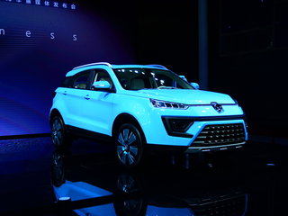 驭胜S330混动
