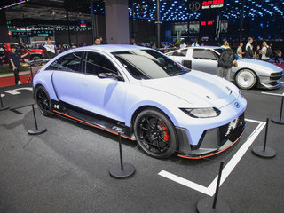 現(xiàn)代 賽車 紫色