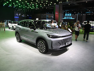 北汽 新X7 银色