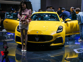 玛莎拉蒂 GranTurismo 黄色