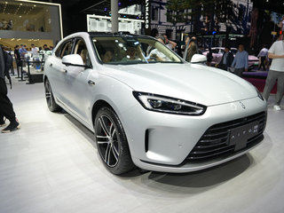AITO M5 银色