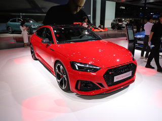 奥迪 RS5 红色