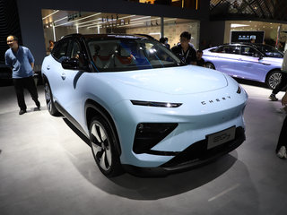奇瑞 EQ7 全新车系未上市首次亮相 蓝色