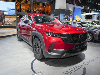 马自达　CX-50 行也　红色