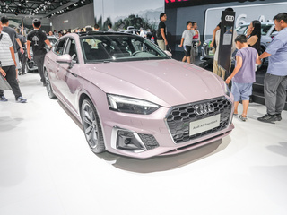 奥迪 A5 Sportback 粉色