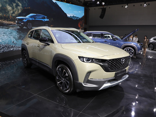 马自达 CX-50 黄 色