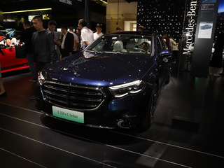 奔驰 E 350  e L 蓝色