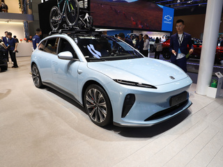 蔚来 ET5T  蓝色