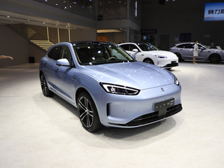 AITO M5 EV 蓝色
