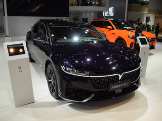 岚图追光 PHEV 紫色