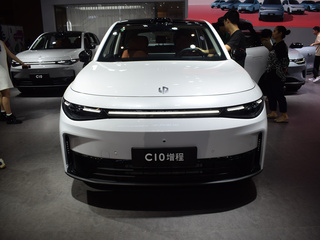 零跑 C10 增程 白色