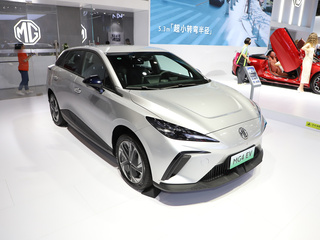 名爵 MG4 EV  银色