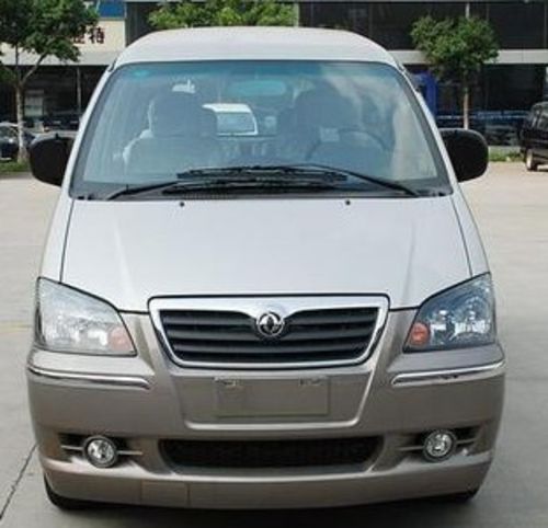 2011款Q3 2.0L 手动长轴创业版 7座
