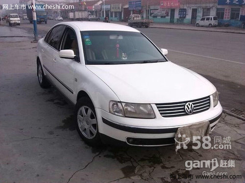 【出售山东二手白色 帕萨特B5 1.8 AT 豪华型】
