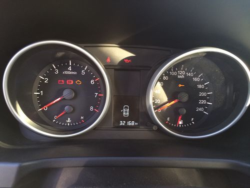 2011款2.0L 手动汽油两驱精英型 5座