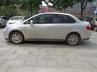 2013款 1.6L 手动 时尚版 2013款 1.6L 手动 时尚版