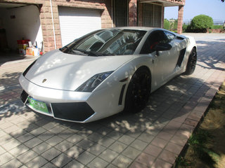 2010款 LP550-2 5.2L AMT Valentino Bolboni 2010款 LP550-2 5.2L AMT Valentino Bolboni