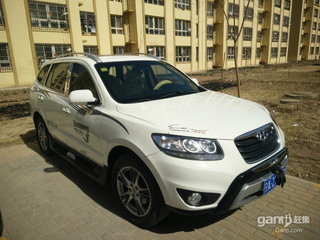2012款 2.4L 自动 四驱豪华版 7座 2012款 2.4L 自动 四驱豪华版 7座