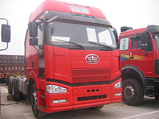 2006款 LZT5255CXYP2K2L10T3A90 自动 平头6X2(双前单后)仓栅式运输车 2006款 LZT5255CXYP2K2L10T3A90 自动 平头6X2(双前单后)仓栅式运输车