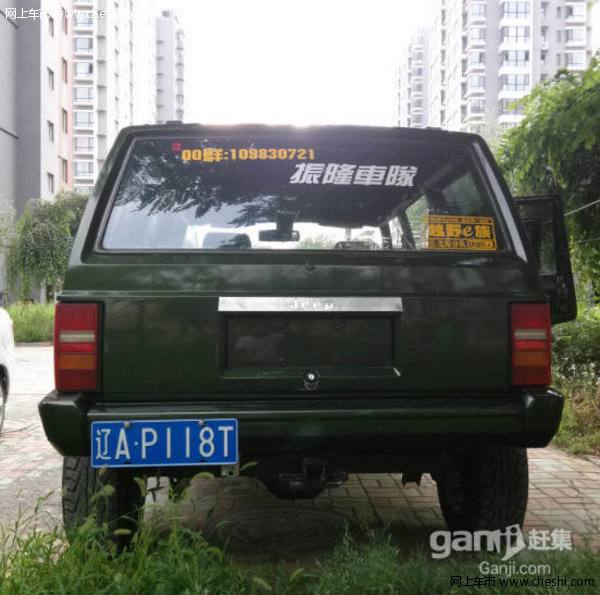 今年换了套能过户手续,穿大褂改色霸道绿,填四条新轮毂,四条登禄普新胎。换的嘎嘎新的电喷VJ发动机。 投入太多了: 全车隔音, 50领大竟前排座椅,全车真皮, 改黑色内饰 12000膀绞盘, 丰田倒电调车镜,带转向灯 IPF雾灯, 老克豪华方向盘可调雨刷器, 导航倒车影像, 四个低音喇叭, 棚顶多功能纸巾盒----------------, 建武车台, 400瓦警报喊话一体机 发动机嗷嗷的油面清洁,机舱干净一点跑冒滴漏没有 地盘前三后四升高,可调竞技拉杆,球头胶套PROCOMP减震器都是今年新换的,去