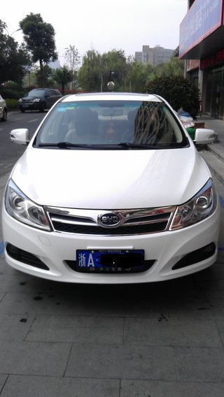 2012款 1.5L 手动 豪华型 2012款 1.5L 手动 豪华型