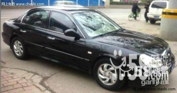 因换车转让06年索纳塔手动 个人私家车 一直精心保养 全车一点事故都没有 内饰如新 前几个月才到4s店更换的正时皮带全套 火花塞 缸线 发电机皮带等共花去4000多 加装倒车影像+导航仪+DVD+USB 一键式车窗升降 共3000多 可以说此车两年内不需要花一分钱。在同年份的索纳塔中我敢说是保养得罪好的一辆而且非常的省油。喜欢此车的朋友请直接电话联系 短信不回