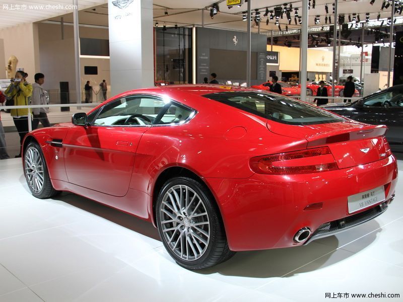 阿斯顿-马丁 V8 Vantage
