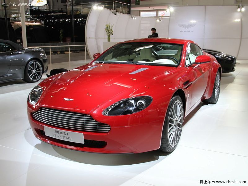 阿斯顿-马丁 V8 Vantage