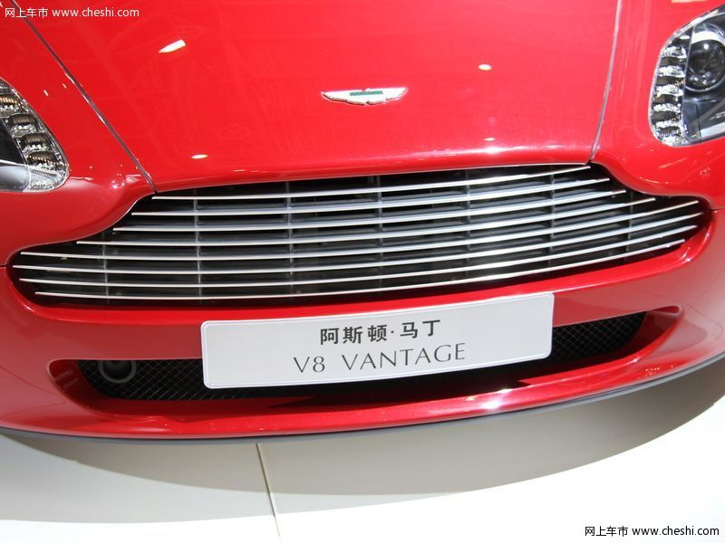 阿斯顿-马丁 V8 Vantage