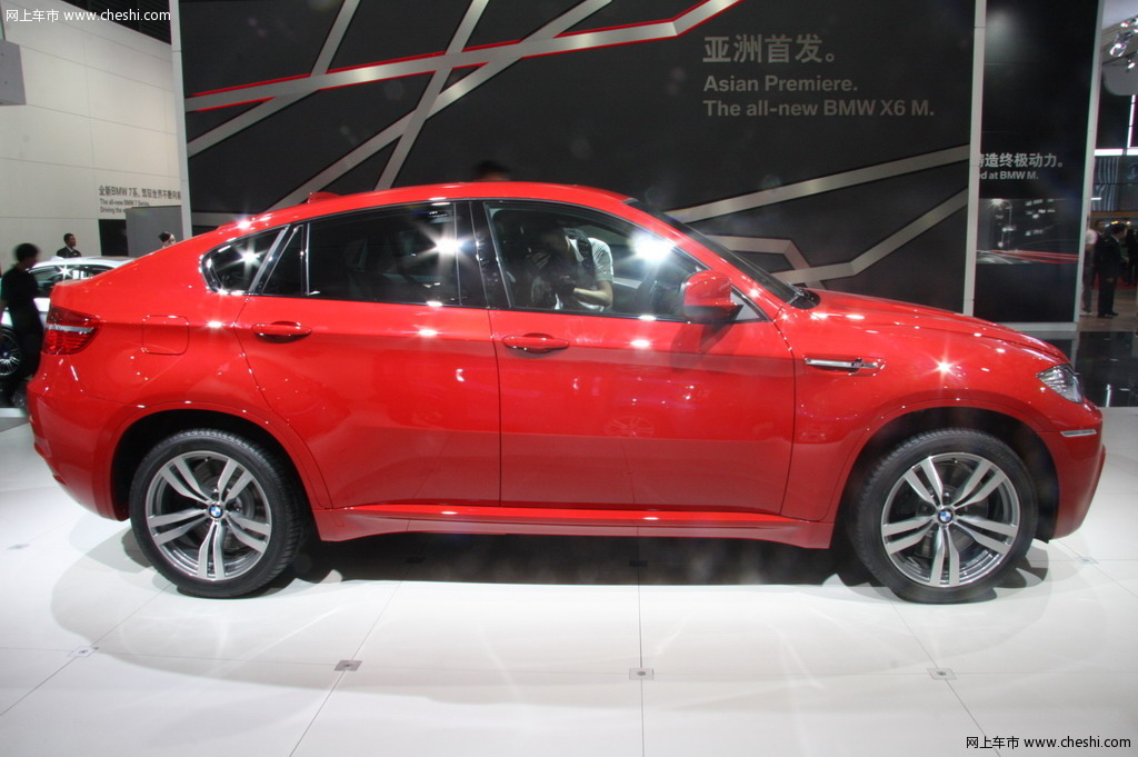 宝马X6M外观