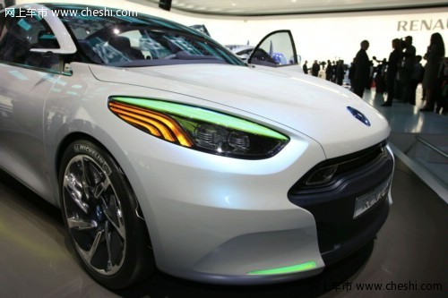 雷诺Fluence零排放纯电动车