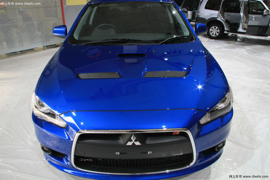 三菱EVO X两厢