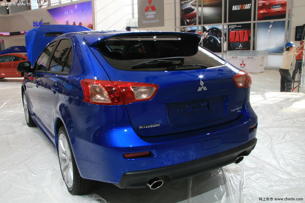 三菱EVO X两厢