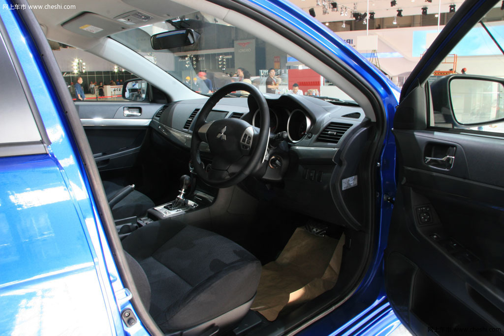 三菱EVO X两厢