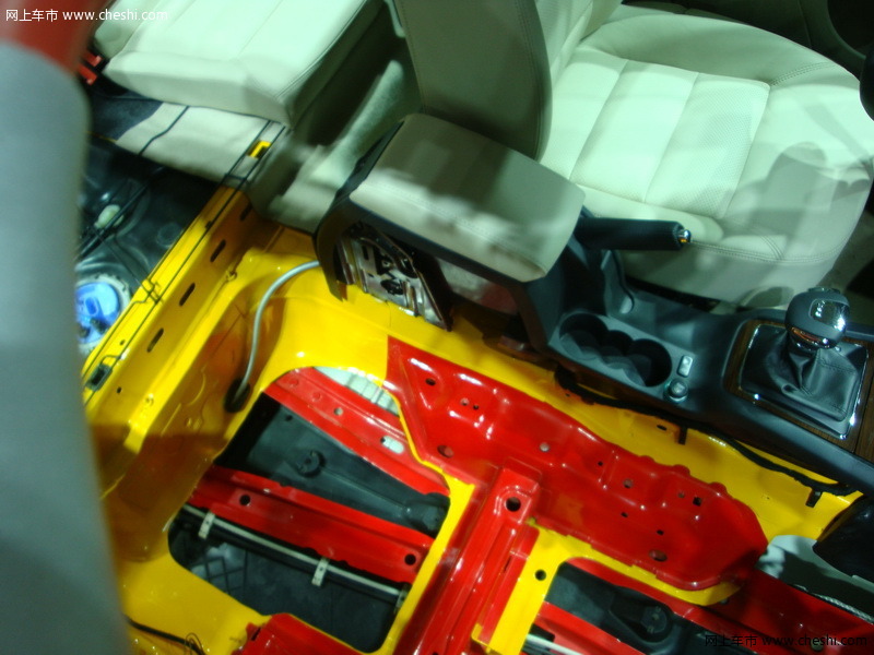 新明锐解剖车