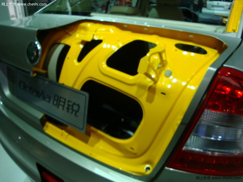 新明锐解剖车