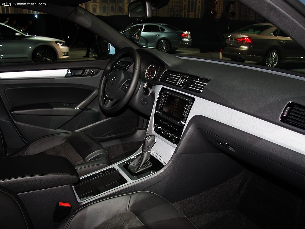 新PASSAT 2.0T 车展